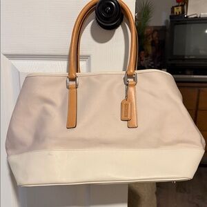 VTG Coach Hampton Two-Tone Tote bag in Light Pink, White and Tan